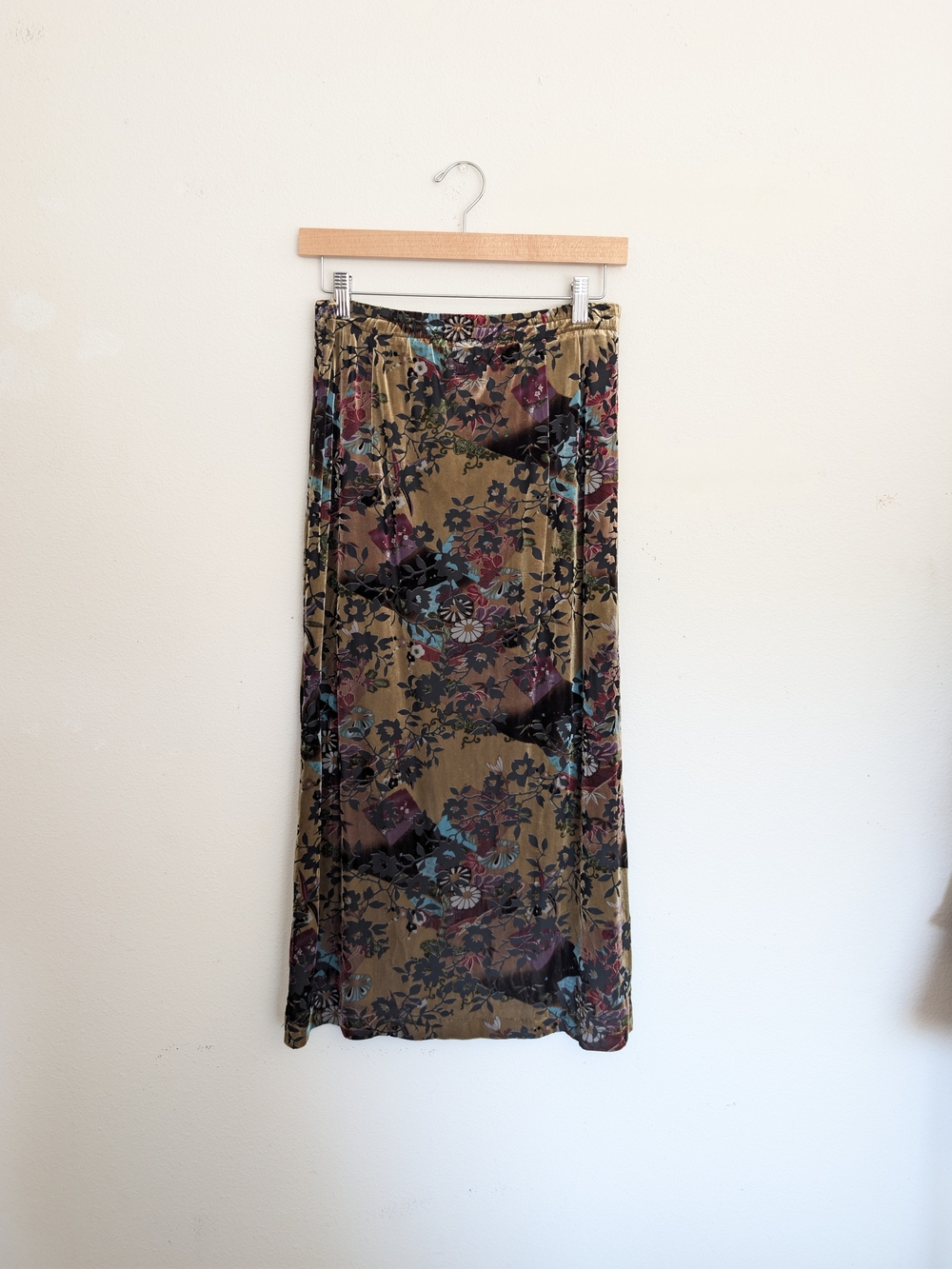 Vintage 90s Velvet Floral Maxi Skirt in Olive with Multicolor Print